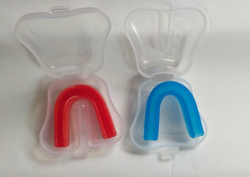 Mouth guard red and blue